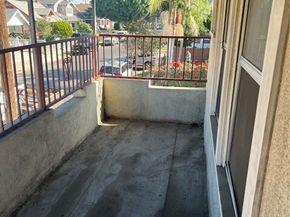 250 W 49th Street, Los Angeles CA 90037