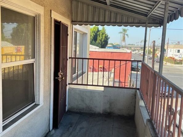 250 W 49th Street, Los Angeles CA 90037