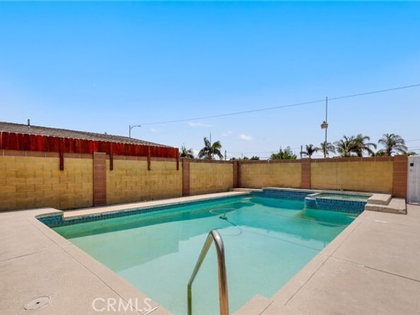 930 S Emerald Street, Anaheim CA 92804