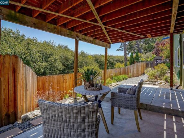 2835 Stephen Dr, Richmond CA 94803