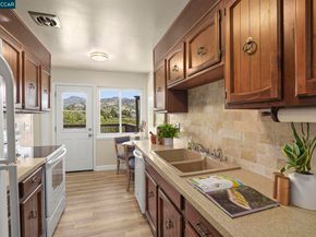 2835 Stephen Dr, Richmond CA 94803