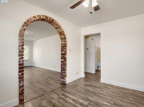 21585 Montgomery St, Hayward CA 94541