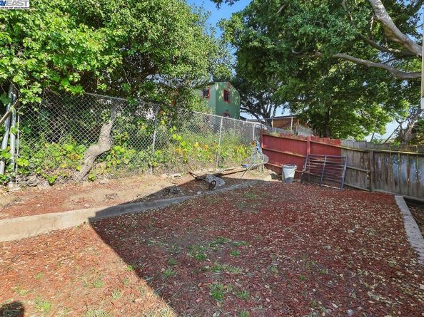 2506 Highland Ave, Oakland CA 94606