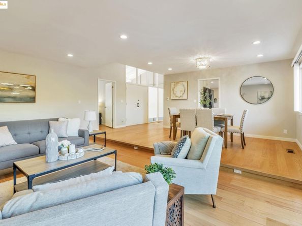 62 Warfield Dr, Moraga CA 94556