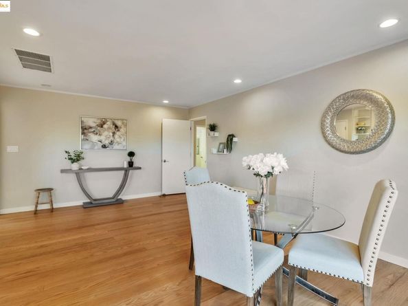 62 Warfield Dr, Moraga CA 94556