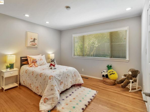 62 Warfield Dr, Moraga CA 94556