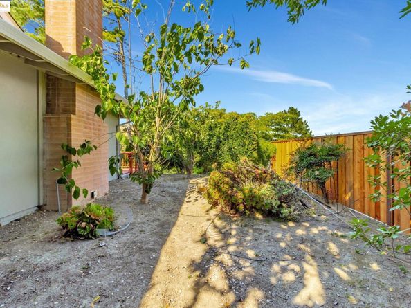62 Warfield Dr, Moraga CA 94556