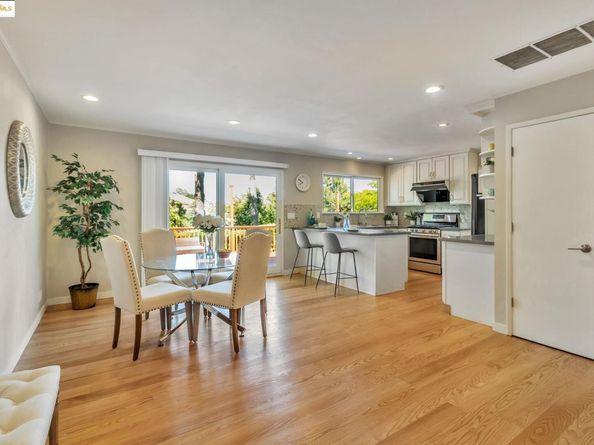 62 Warfield Dr, Moraga CA 94556