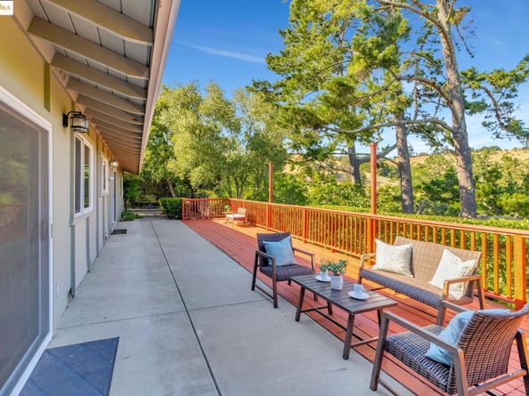 62 Warfield Dr, Moraga CA 94556