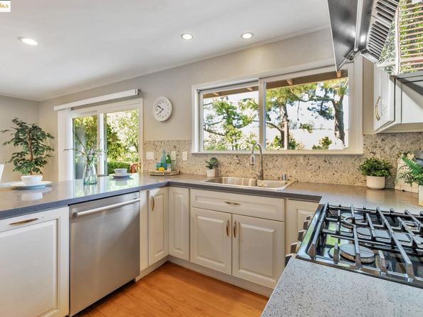 62 Warfield Dr, Moraga CA 94556