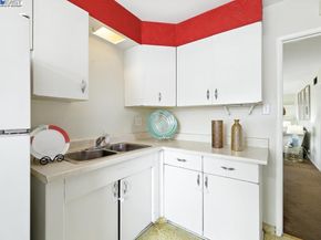 1677 Johnson St, San Leandro CA 94577