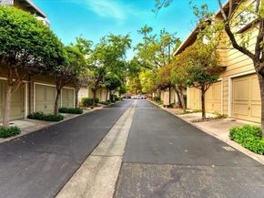 2437 Sebastopol Ln 4, Hayward CA 94542