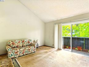 2437 Sebastopol Ln 4, Hayward CA 94542