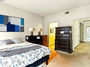 2437 Sebastopol Ln 4, Hayward CA 94542
