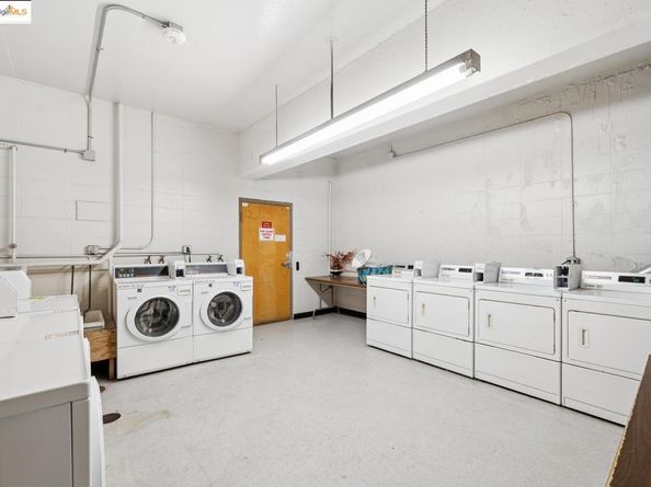 360 Vernon ST APT 205, Oakland CA 94610