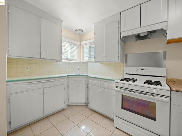 829 Vermont St, Oakland CA 94610