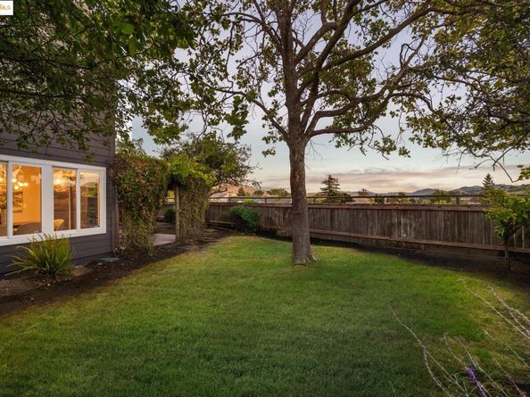 2708 Carmen Ct, Pinole CA 94564
