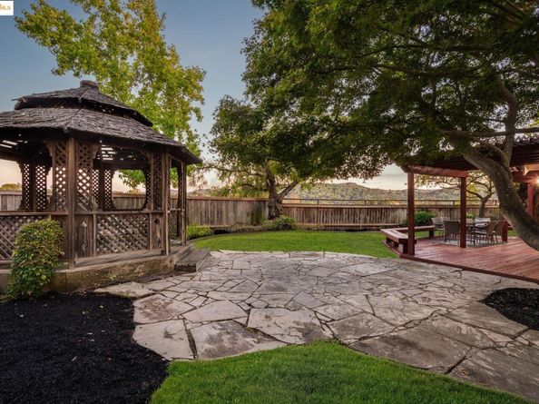2708 Carmen Ct, Pinole CA 94564