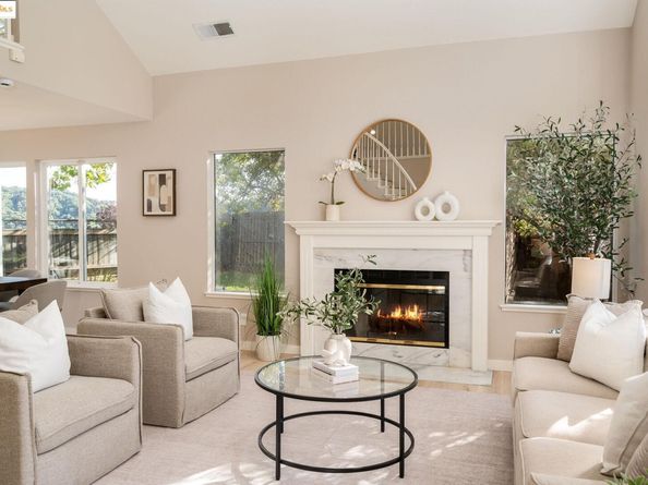 2708 Carmen Ct, Pinole CA 94564