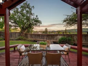 2708 Carmen Ct, Pinole CA 94564