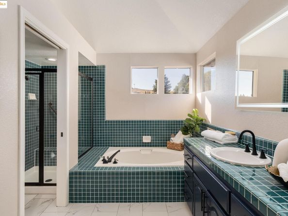 2708 Carmen Ct, Pinole CA 94564