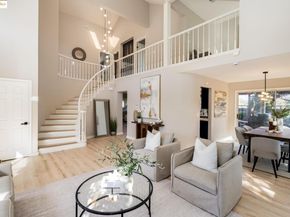 2708 Carmen Ct, Pinole CA 94564