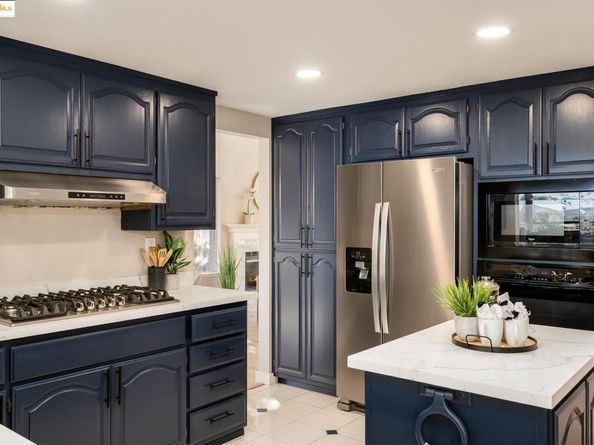 2708 Carmen Ct, Pinole CA 94564