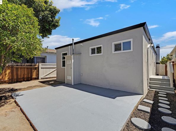 2427 67th Ave, Oakland CA 94605