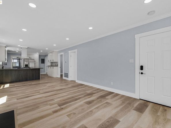 2427 67th Ave, Oakland CA 94605
