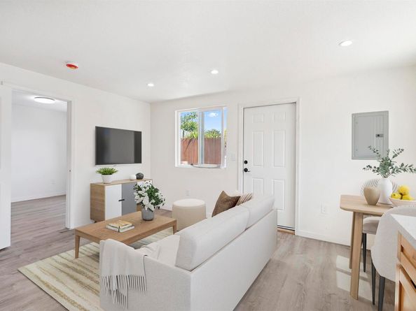 5542 Harvey Ave, Oakland CA 94621