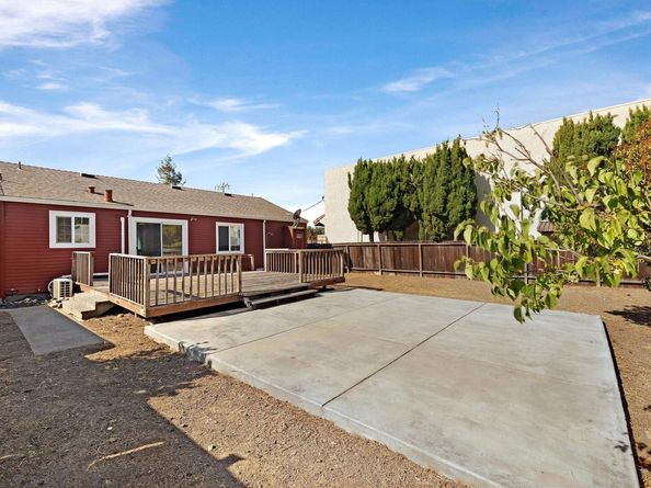 3414 Pine St, Castro Valley CA 94546