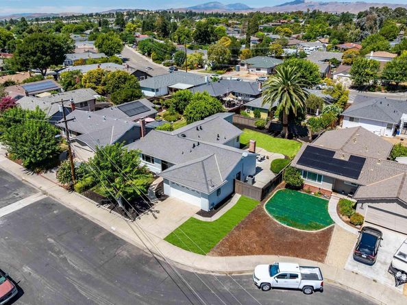 736 Adams Ave, Livermore CA 94550