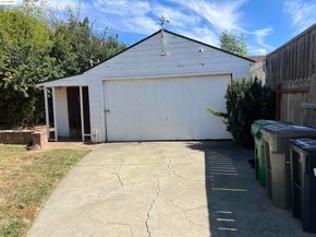 2326 Maywood Ave, Oakland CA 94605