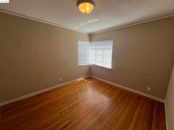 2326 Maywood Ave, Oakland CA 94605