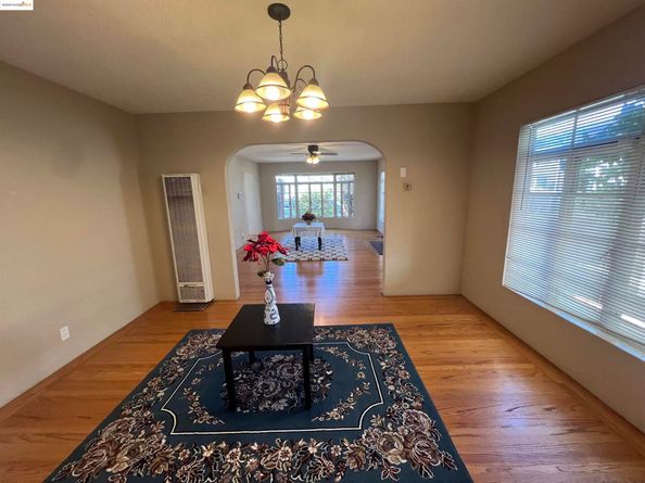 2326 Maywood Ave, Oakland CA 94605