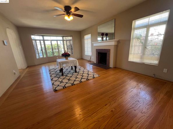 2326 Maywood Ave, Oakland CA 94605