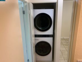 96 Lakeshore Ct, Richmond CA 94804