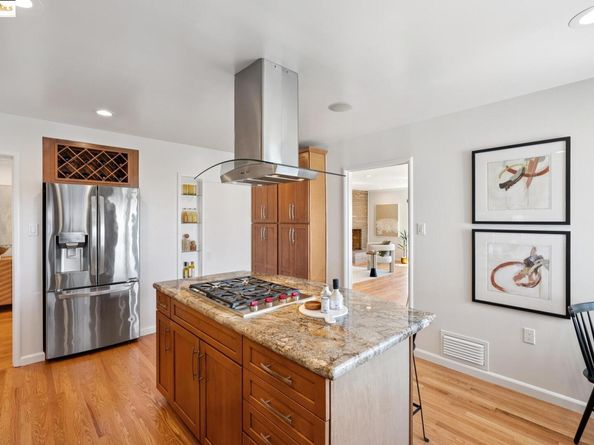1989 Oakview Dr, Oakland CA 94602
