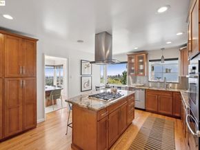 1989 Oakview Dr, Oakland CA 94602
