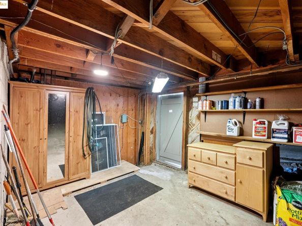 1989 Oakview Dr, Oakland CA 94602