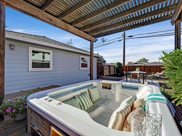 1815 Pine St, Livermore CA 94551
