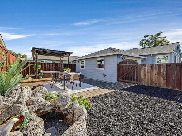 1815 Pine St, Livermore CA 94551