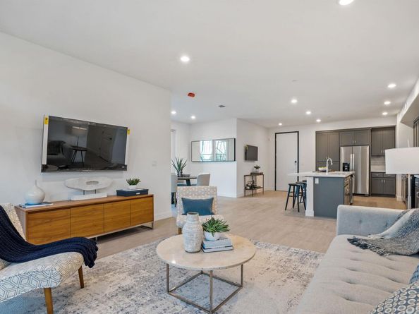 500 Somi Ct. 209, Hayward CA 94544