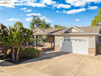 2075 Lakewood Dr