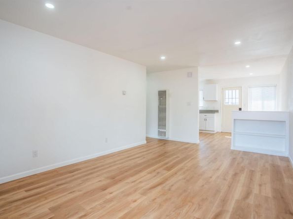 3086 Capp St, Oakland CA 94602