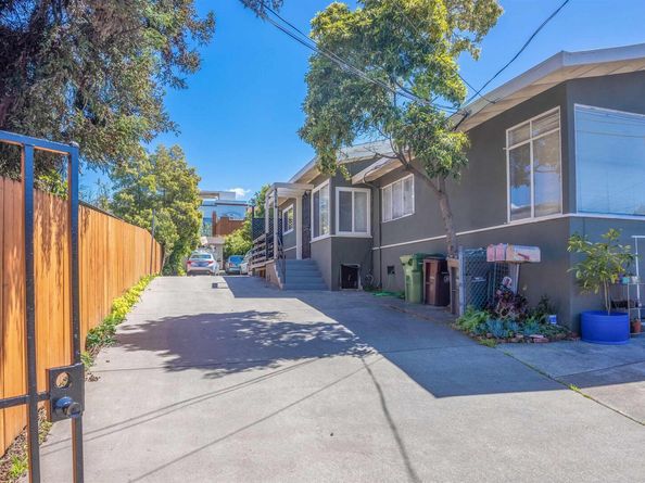 3086 Capp St, Oakland CA 94602