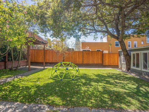 3086 Capp St, Oakland CA 94602