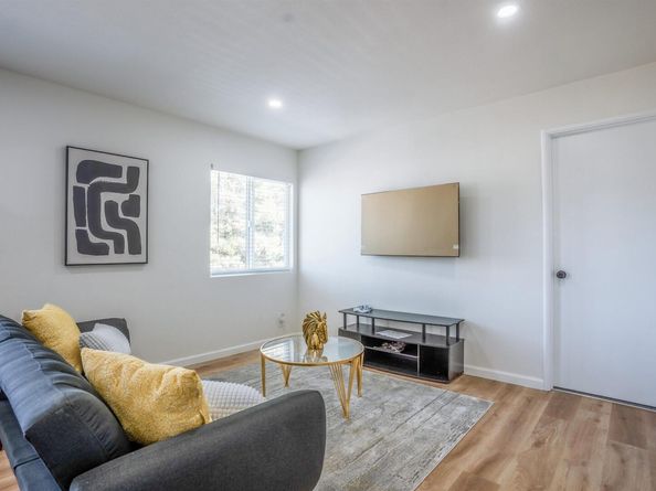 3086 Capp St, Oakland CA 94602