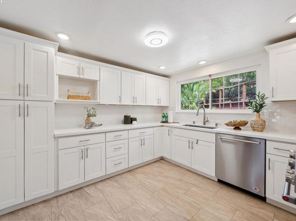 3430 Eureka Ct, Hayward CA 94542