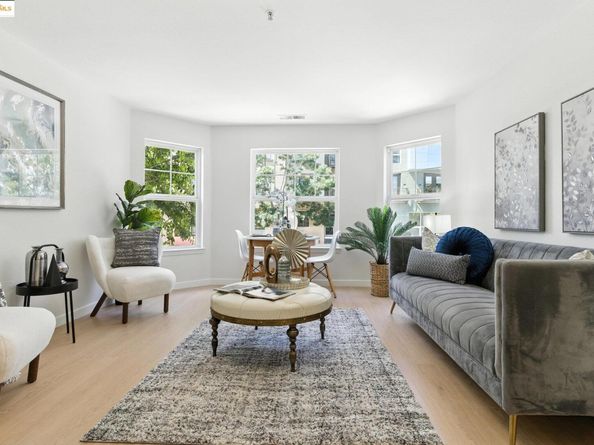 555 10th Street 201, Oakland CA 94607
